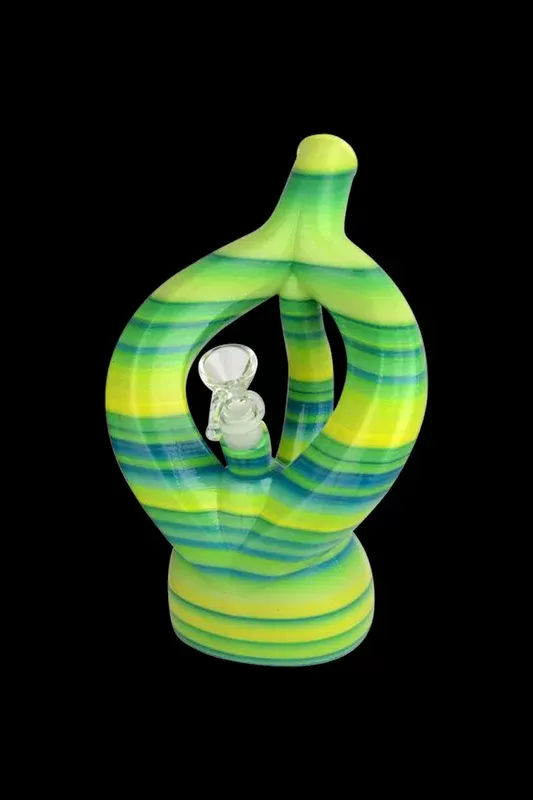 Kayd Mayd “Akimbo” Water Pipe